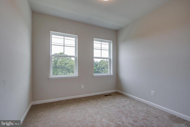 Building Photo - 14217 Travilah Rd