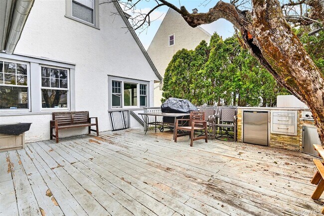 Building Photo - 14 Columbia Pl