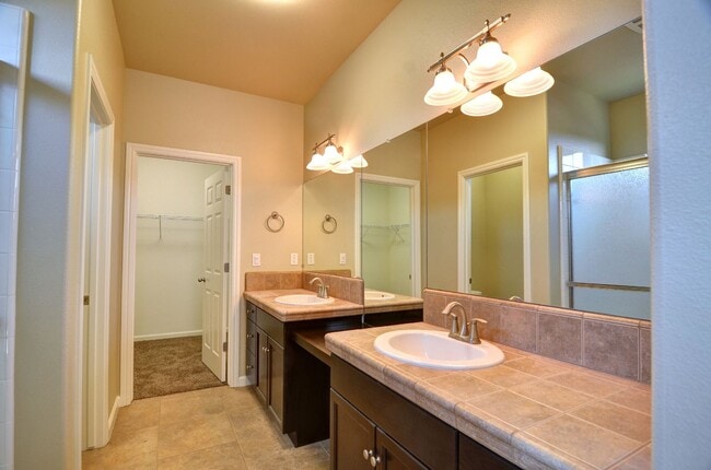Building Photo - Fantastic Harlan Patio Home with Fenced Fr...