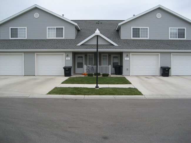 Building Photo - Paris Park Townhomes