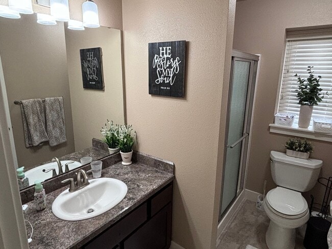 Building Photo - Beautiful West End Home