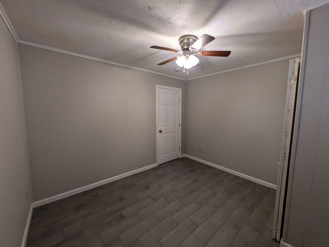 Building Photo - 2306 Butler Dr