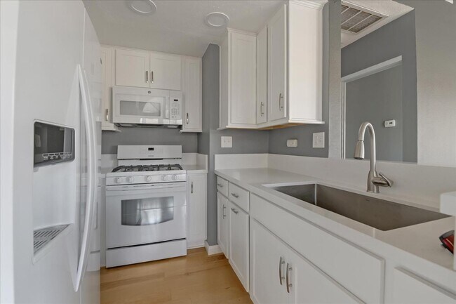 Building Photo - 4212 Vista Panorama Way