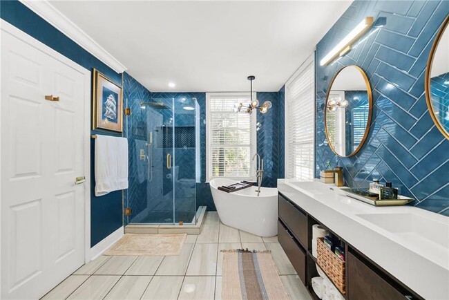 Building Photo - 815 McGill Park Ave NE