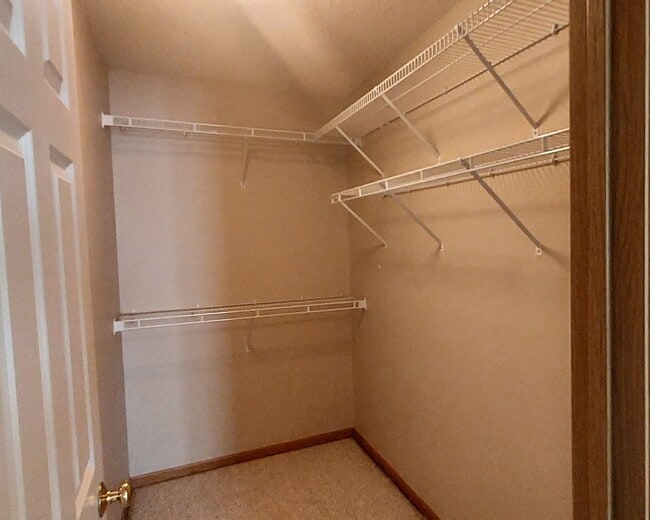 Building Photo - Nice 3 Bedroom 1.5 Bathroom Townhome in Hu...