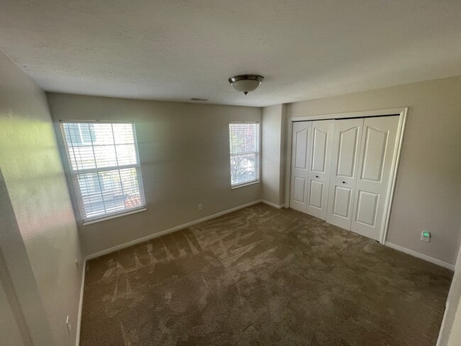 Building Photo - 208 Rockey Park Ln