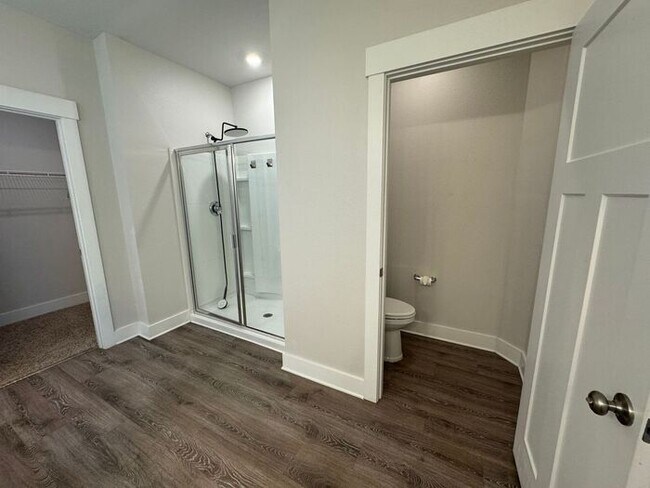 Building Photo - Gulf Breeze - Sailfish Pointe - 4 bedroom, 3 bathroom w/ 3 car garage