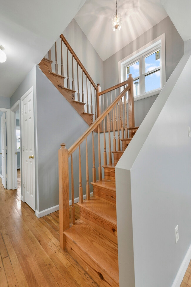 Building Photo - 3546 Huguenot Ave