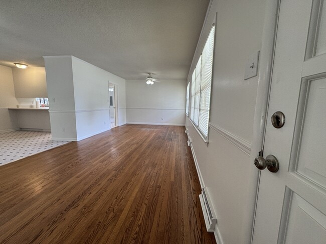 Building Photo - 400 Massee Dr