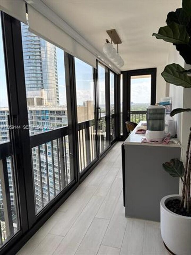 Building Photo - 2333 Brickell Ave