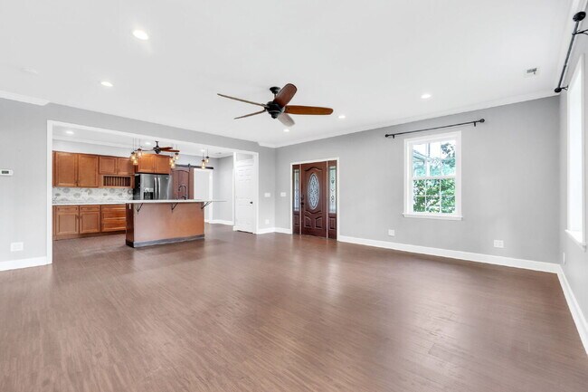 Building Photo - Spacious Rental with Modern Kitchen, Large...