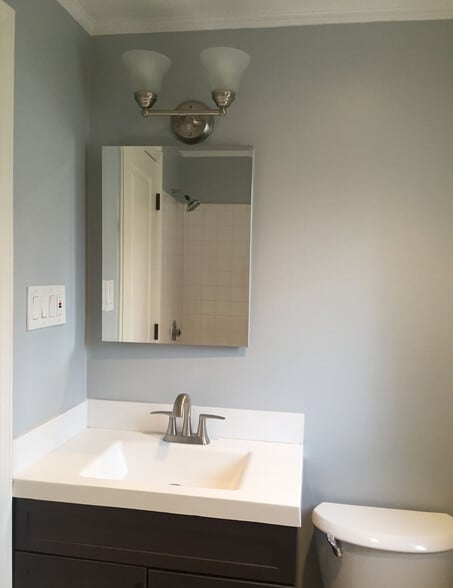 Bathroom with bathtub - 1620 Graefield Rd