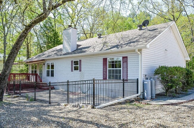 Building Photo - East Gate Area | Home | Unfurnished
