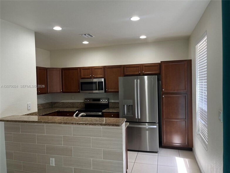 Building Photo - 9362 SW 171st Ave