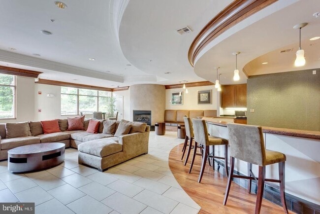 Building Photo - 12000 Market St