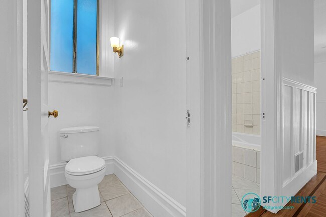Building Photo - Cole Valley: Top Floor Edwardian Flat w/ F...