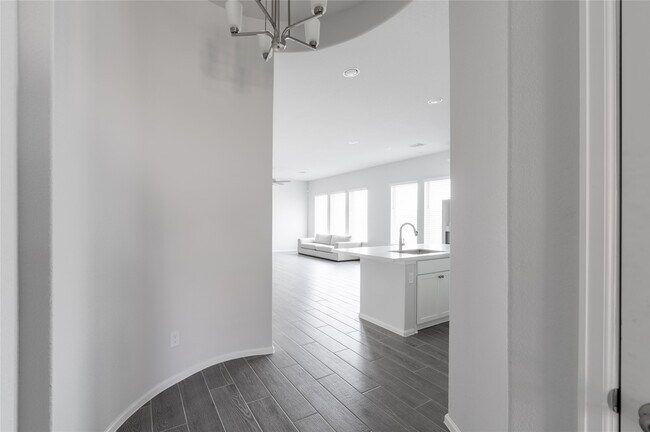 Building Photo - 10402 Cecilia Star Ln