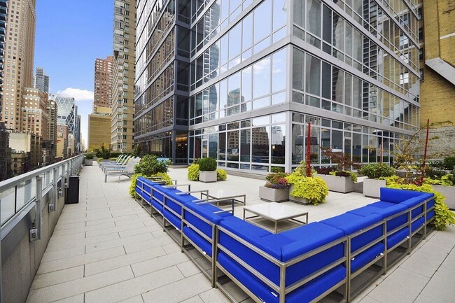 Building Photo - 247 W 46th St