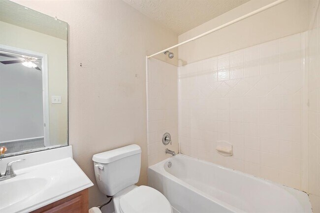 Building Photo - 17219 Osprey Landing Dr