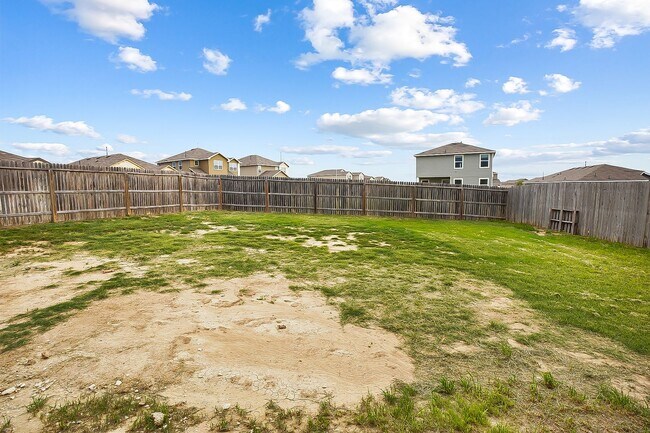 Building Photo - 4 Bedroom/3 Bath Redbird Ranch Subdivision