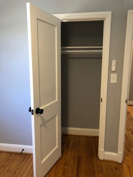 Back Bedroom - 5513 Ashbourne Rd