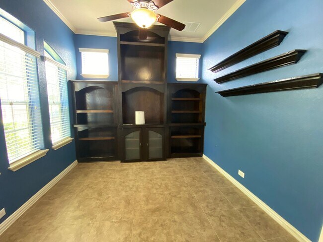 Building Photo - July Move-In Special