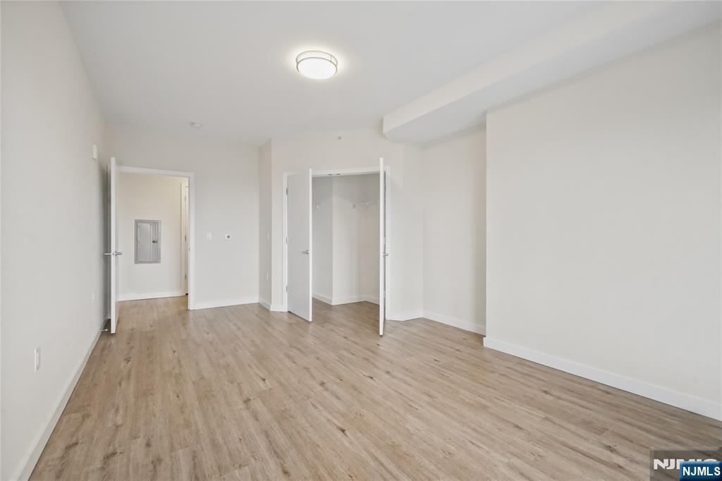 Building Photo - 69 Main St