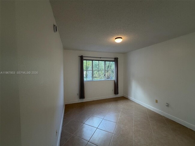 Building Photo - 2445 Centergate Dr