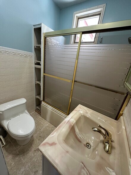 Building Photo - 47 Gould Ave