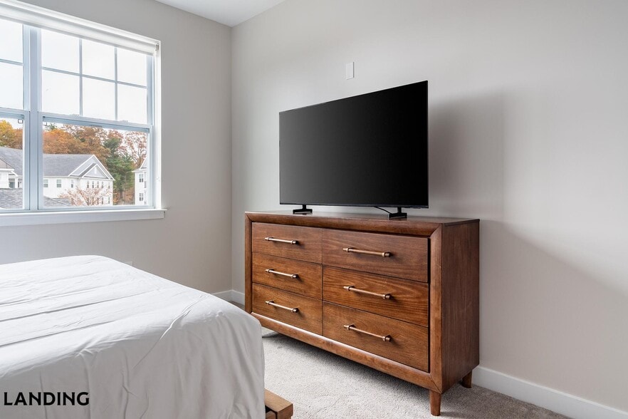 Building Photo - 100 Lexington St