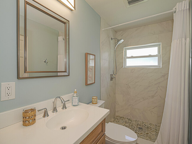 Building Photo - 13630 N Indian River Dr