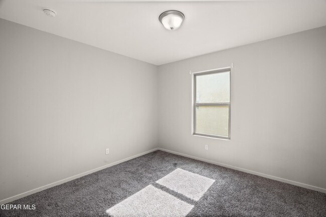 Building Photo - 629 Cedarwood Ave