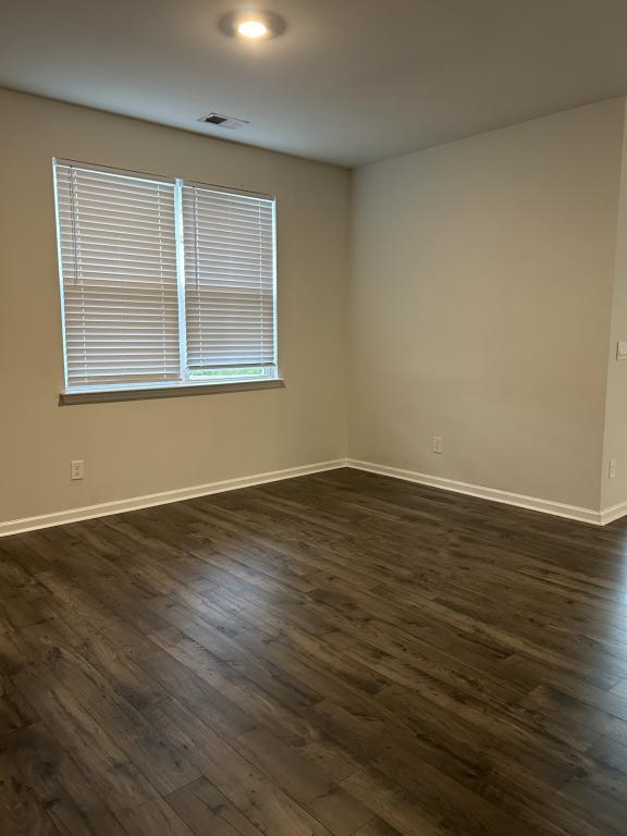 Building Photo - 2105 Ridgedale Dr