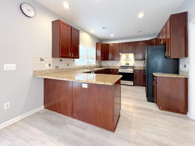 Building Photo - 1924 Riverlanding Cir