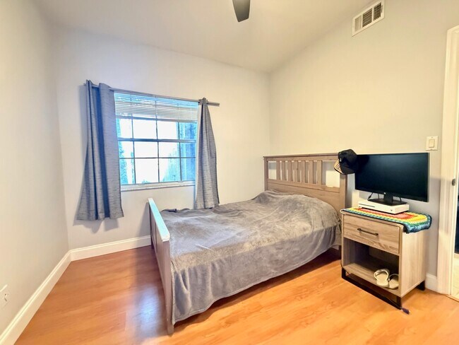 Building Photo - 651 Cypress Lake Blvd