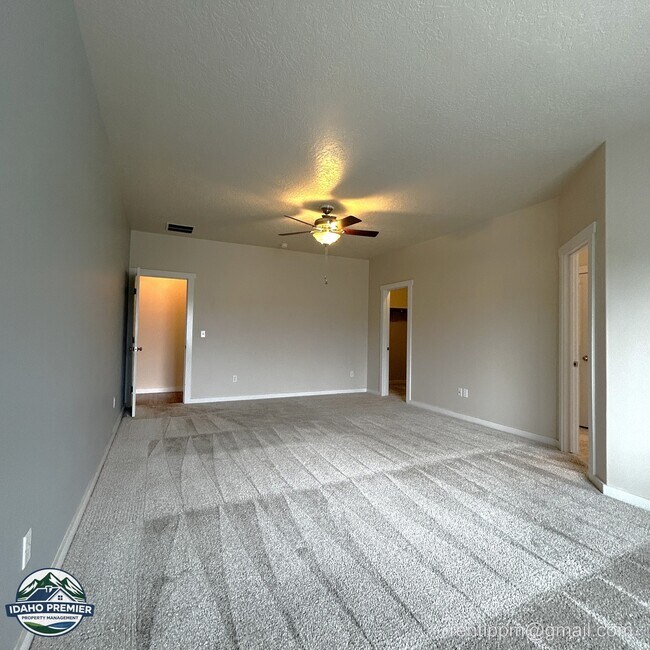 Building Photo - 2546 W Cerulean Dr