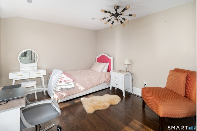 Building Photo - 187 Dolphin Cove Quay