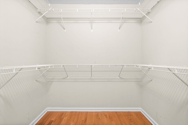 Building Photo - Pet Friendly Three Bedroom with Bonus!