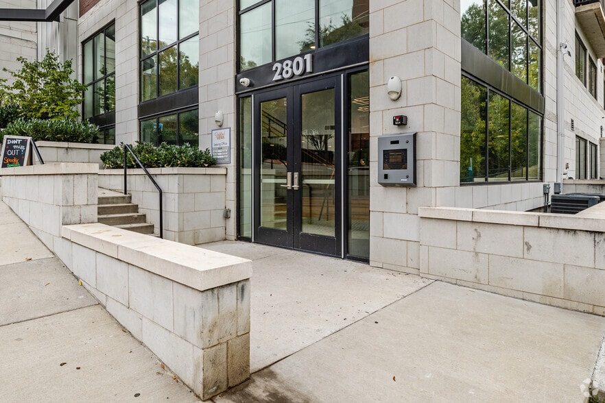 Primary Photo - Shiplock Views