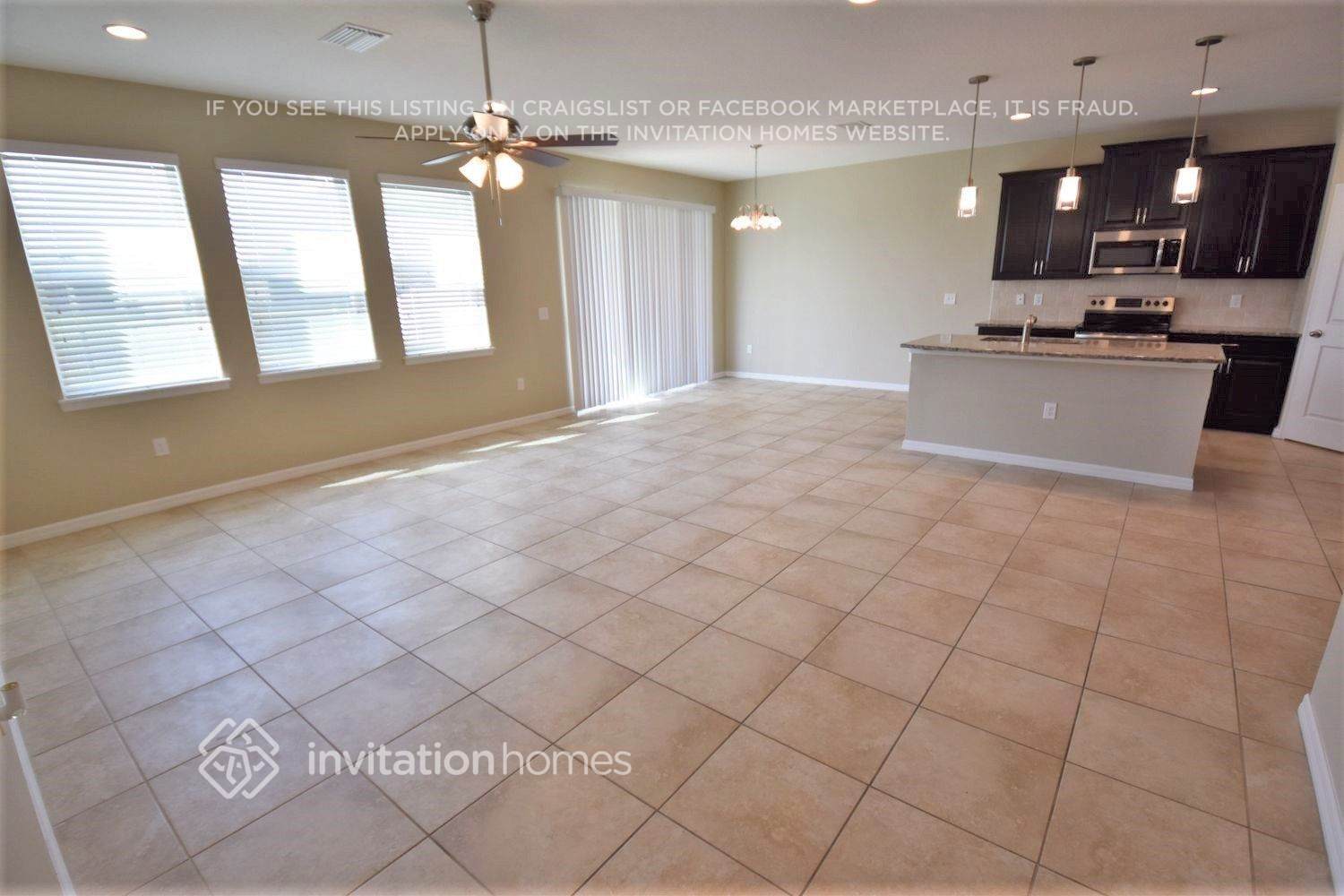 Building Photo - 15225 Las Olas Pl