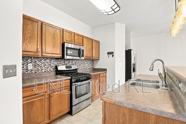 Building Photo - 9132 W Arden Ln