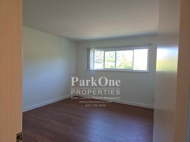Building Photo - 1501 Fieldcrest Dr