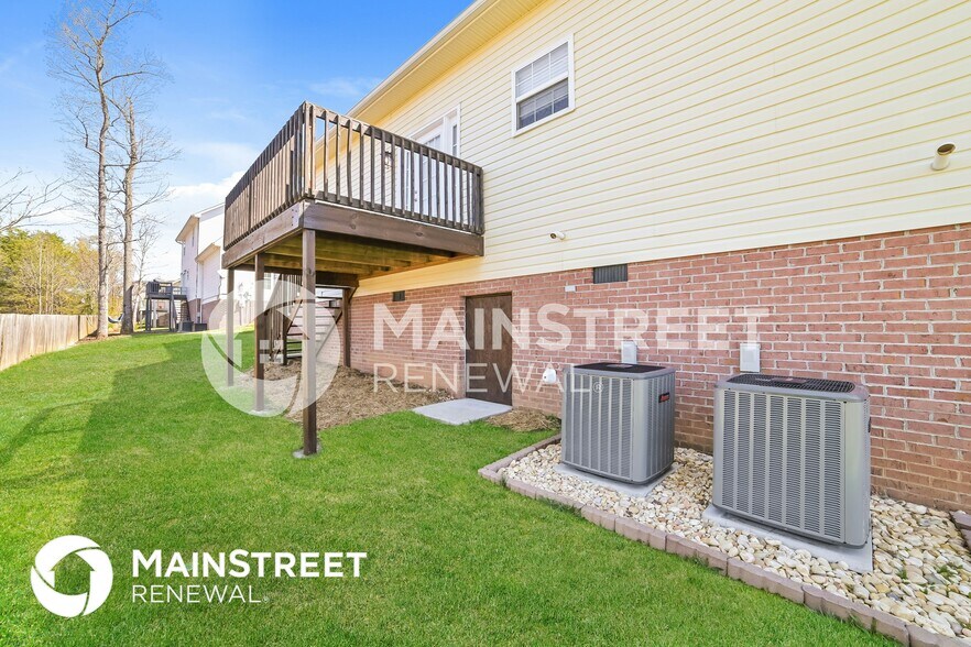 Building Photo - 3821 Hillside Terrace Ln