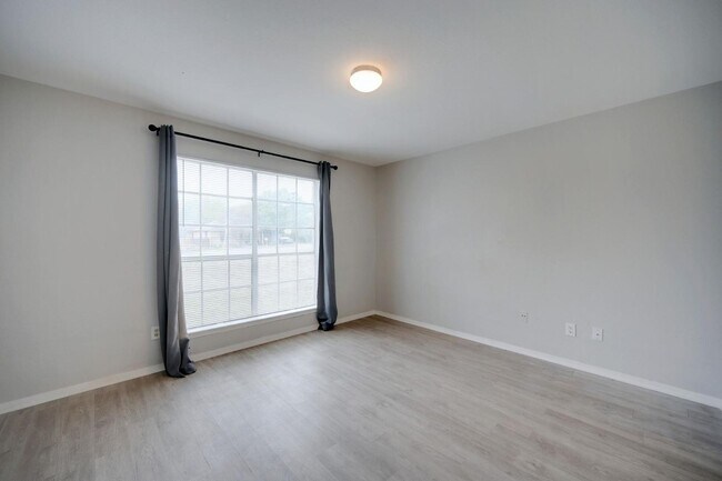 Building Photo - 7205 Timbercreek Dr