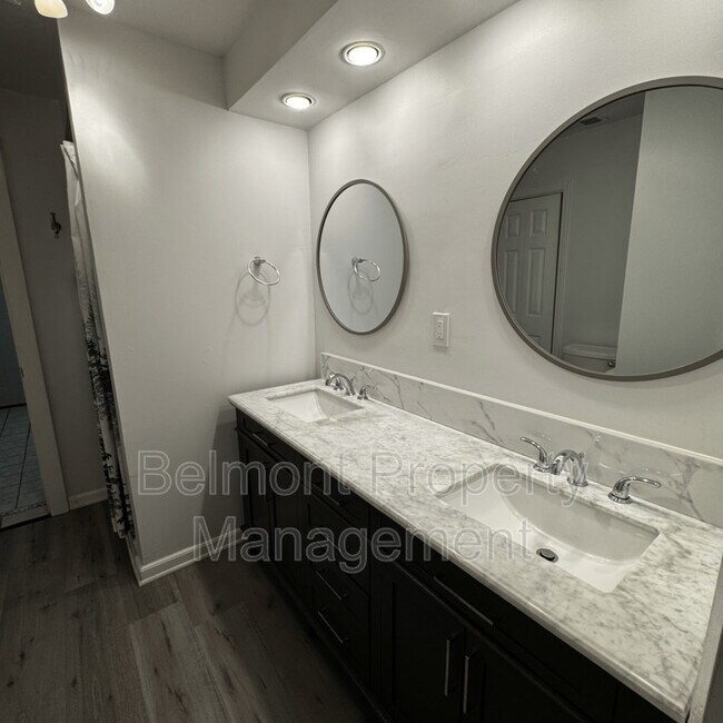 Building Photo - 23960 Willowbrook Dr