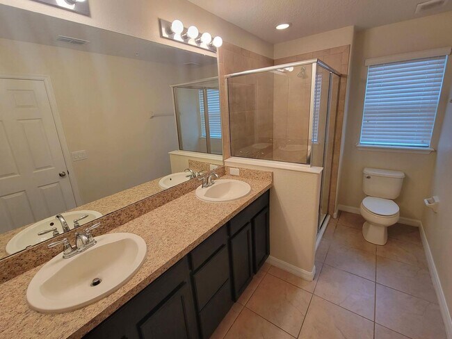 Building Photo - Hey! Yes ! You !