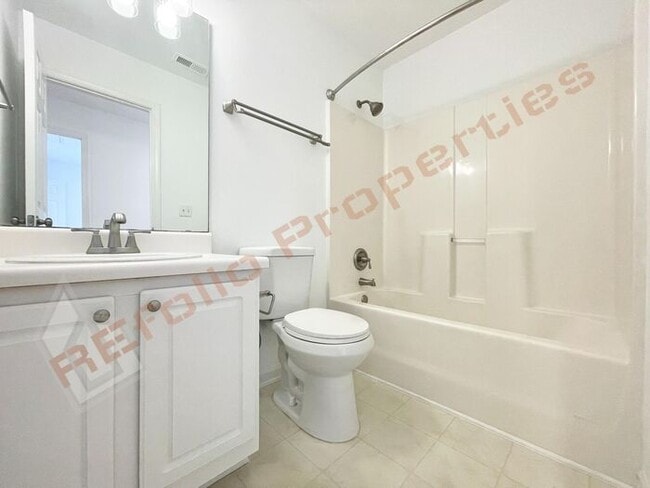Building Photo - Fresh Paint - Lovely 3 Bedroom, 2.5 Bath T...