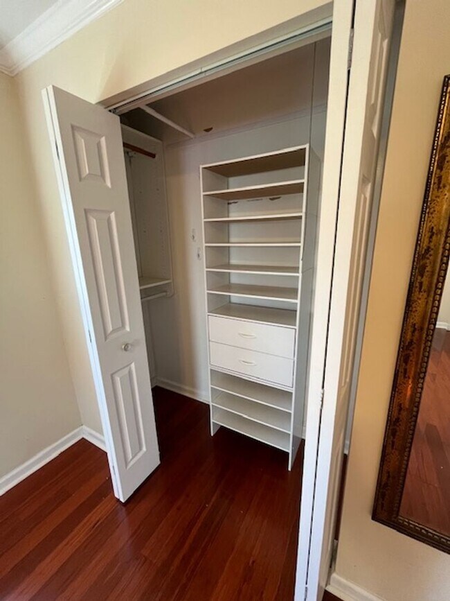 Building Photo - 2 bed 2 bath Single Family Home in Bexley ...