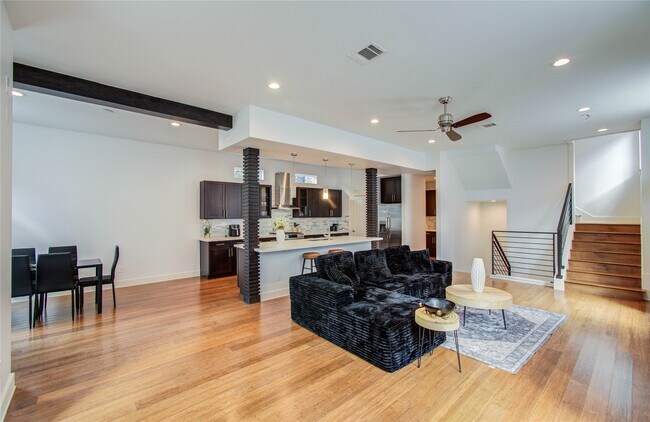 Building Photo - 4311 Marina St