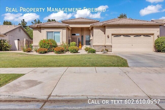 Primary Photo - 4921 S Vista Pl